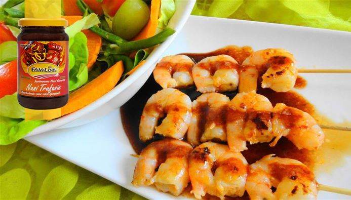 Afbeelding van recept met Gegrilde Garnaal Spiesjes met Javaanse ketjap saus en kousenband salade