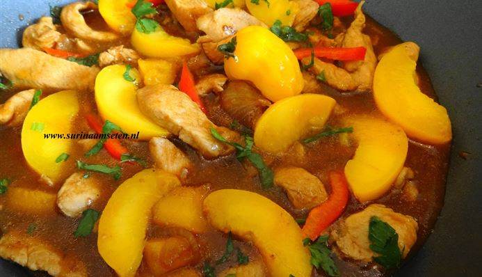Afbeelding van recept met Pilaf met Sandhia's kip en perzik