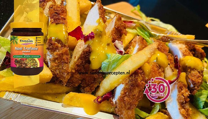 Afbeelding van recept met Loaded fries met crispy kip (luxe frites met kip en topping)